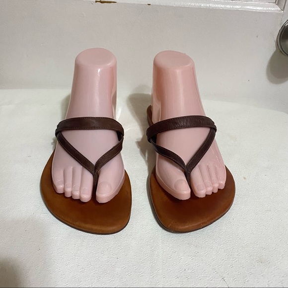 Eileen Fisher Women’s 7 Black Double Strap Flip Flop Leather Sandals - Picture 1 of 8